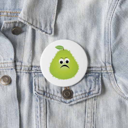 Badge Rond 7,6 Cm Grumpy Fuzzy Pear Visage Fruit drôle Caractère (En situation)