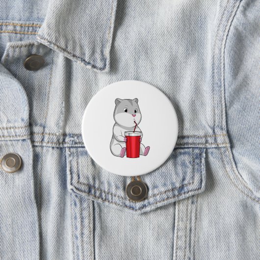 Badge Rond 7,6 Cm Hamster with Mug & Drinking straw (En situation)