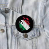 Badge Rond 7,6 Cm Hongrie Drapeau déchiré (En situation)