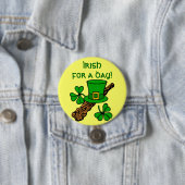 Badge Rond 7,6 Cm Irlandais pour un bouton de jour (En situation)