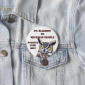 Badge Rond 7,6 Cm Je suis Allergic_Button (En situation)