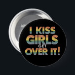 Badge Rond 7,6 Cm J'Embrasse Les Filles S'En Sortent Drôle Bisexuel<br><div class="desc">J'Embrasse Les Filles S'En Sortent Drôle Bisexuel Lesbien</div>