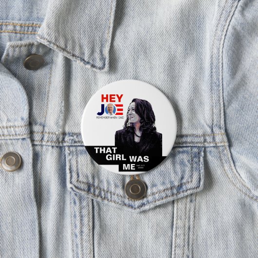 Badge Rond 7,6 Cm Kamala plaisantait (En situation)