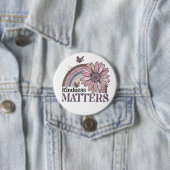 Badge Rond 7,6 Cm Kindness Matters Retro Butterfly Boho Rainbow (En situation)