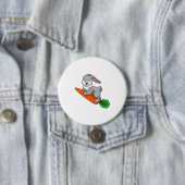 Badge Rond 7,6 Cm Lapin avec carotte (En situation)