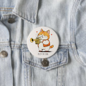 Badge Rond 7,6 Cm Le Chat Joue La Trompette (En situation)