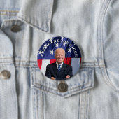 Badge Rond 7,6 Cm Le président Joe Biden sur Red. Aimant blanc et bl (En situation)