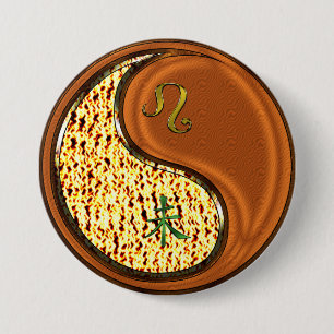 Badge Rond 7,6 Cm Léo & Chèvre de Bois