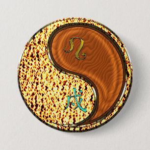 Badge Rond 7,6 Cm Léo & Chien de Bois