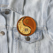 Badge Rond 7,6 Cm Léo & Lapin de bois (En situation)