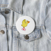 BADGE ROND 7,6 CM LETTRE PORTEFEUILLE DE CANARD (En situation)