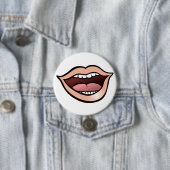 Badge Rond 7,6 Cm Lèvres Bouche Ouverte Dents Langue (En situation)