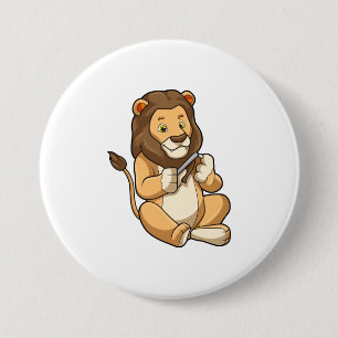 Badge Rond 7,6 Cm Lion avec flèches à ongles