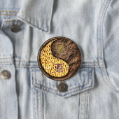 Badge Rond 7,6 Cm Lion & Coq de Terre (En situation)