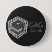 Badge Rond 7,6 Cm logo du drogué 9gag en cube (Devant)