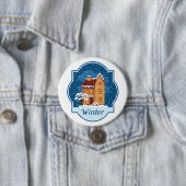 Badge Rond 7,6 Cm Maison D'Hiver Dans La Neige (En situation)