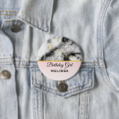 Badge Rond 7,6 Cm Marbre gris fumée moderne avec ruban doré Annivers (En situation)