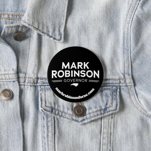 Badge Rond 7,6 Cm Mark Robinson pour Gouverneur 2024 (En situation)