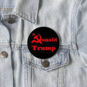 Badge Rond 7,6 Cm Marteau et faucille "Donald Trump" (En situation)