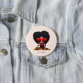 Badge Rond 7,6 Cm Melanin Magic : Black Queen Rocking Heart Shades (En situation)