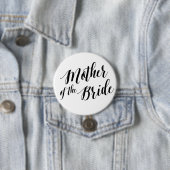 Badge Rond 7,6 Cm Mère de la mariée Bouton de script noir (En situation)