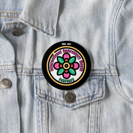 Badge Rond 7,6 Cm Mois international de la broderie (En situation)