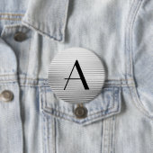 Badge Rond 7,6 Cm Monogrammes Art Déco Satin Argent (En situation)