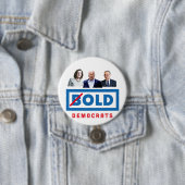 Badge Rond 7,6 Cm No Country for Old Democrats (En situation)