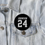 Badge Rond 7,6 Cm Nom de l'athlète noir et gris Numéro Jersey<br><div class="desc">Saluez votre équipe sportive préférée, votre footballeur ou montrez votre fierté scolaire avec un bouton d'esprit personnalisé! Ajoutez votre nom d'école ou personnalisez-le avec le nom d'un joueur et son numéro de maillot. Parfait pour le football, le basket, le baseball et les jeux de football ! Créez des broches personnalisées...</div>