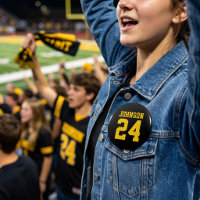 Nom de l'athlète noir et jaune Numéro Jersey