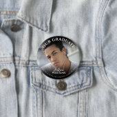 Badge Rond 7,6 Cm Notre diplômé | Jour de l'obtention du diplôme (En situation)