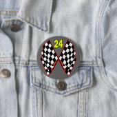 Badge Rond 7,6 Cm Numéro 24 et drapeaux Checkered (En situation)