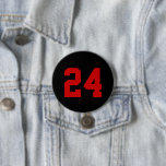 Badge Rond 7,6 Cm Numéro du maillot de sport noir et rouge<br><div class="desc">Saluez votre équipe sportive préférée, votre footballeur ou montrez votre fierté scolaire avec un bouton d'esprit personnalisé! Personnalisez avec le numéro de maillot d'un joueur ou tout autre texte personnalisé. Parfait pour le football, le basket, le baseball et les jeux de football ! Créez des broches personnalisées pour toute l'équipe,...</div>