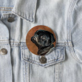 Badge Rond 7,6 Cm Oeuvre de chien de Carlin noir (En situation)