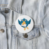 Badge Rond 7,6 Cm Oiseau bleu tenant une enveloppe (En situation)