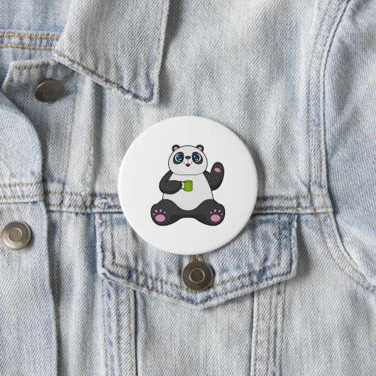 Badge Rond 7,6 Cm Panda avec tasse de café (En situation)