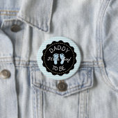 Badge Rond 7,6 Cm Papa sera bleu En vichy bouton Baby shower (En situation)