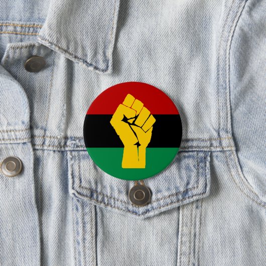 Badge Rond 7,6 Cm Pavillon panafricain Black Power (En situation)