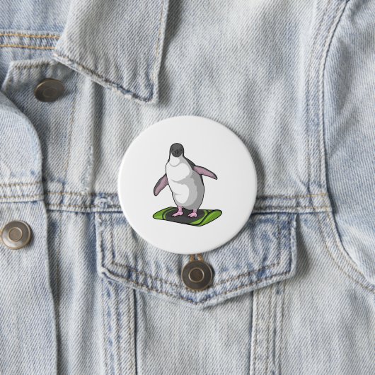 Badge Rond 7,6 Cm Penguin en Snowboardeur avec Snowboard (En situation)