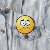 Badge Rond 7,6 Cm Pleurer Emoji Grand (En situation)