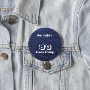 Badge Rond 7,6 Cm Poupées Bleues 80 ans Poupée Bouton Anniversaire