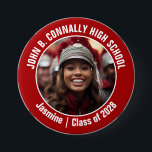 Badge Rond 7,6 Cm Red Marching Band Photo High School Spirit<br><div class="desc">Ce cool customisé au lycée marching band photo comporte une typographie blanche du nom de votre équipe et du joueur sur un bouton rouge. Personnalisez avec la photo de votre élève et l'année de classe comme un parent fier. Un père et une mère peuvent porter ces boutons à la compétition...</div>