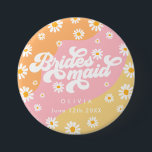 Badge Rond 7,6 Cm Retro Boho Daisy Cadeau de femme de chambre person<br><div class="desc">Bouton cadeau de la servante d'accueil Retro Boho Daisy personnalisée</div>