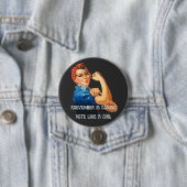 Badge Rond 7,6 Cm Roevember vient Rosie le Riveter (En situation)