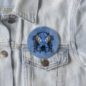 Badge Rond 7,6 Cm Ruban bleu Paisley avec ailes (En situation)