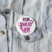 Badge Rond 7,6 Cm Run Sweat Love (En situation)