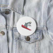 Badge Rond 7,6 Cm Snowboard requin (En situation)