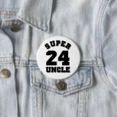 Badge Rond 7,6 Cm Super Oncle 24 (En situation)