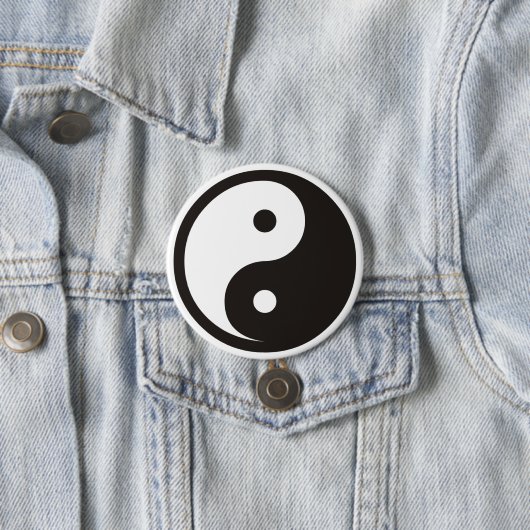 Badge Rond 7,6 Cm Symbole Yin Yang - tatouage solide (En situation)