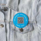 Badge Rond 7,6 Cm Texte personnalisé d'information de scan de Code Q (En situation)